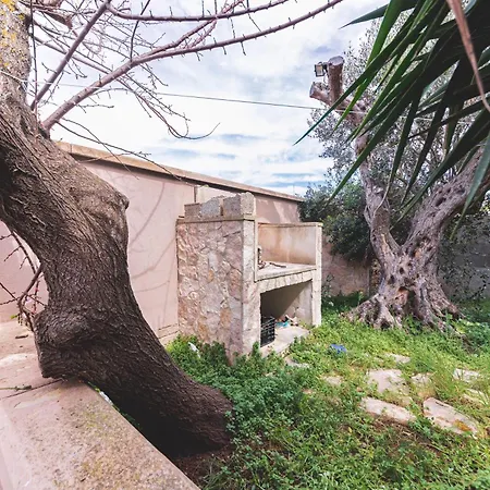 Mancaversa Villa *